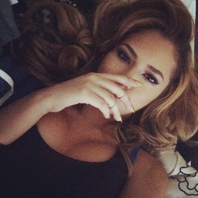 jasminev-news:  @jasminevillegas: &quot;Chillin with the bae she’s like&quot;.