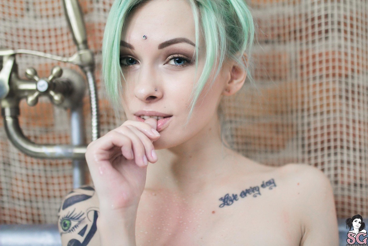 suicidegirlslover:  Sashabrink Hopeful