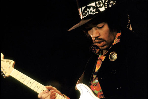 soundsof71:
“ Jimi Hendrix, by Andrew Maclear
”