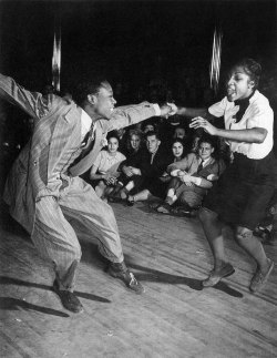 blackhistoryalbum:  SATURDAY NITE…..STOMPIN’ AT THE SAVOY!!!Savoy Ballroom Dancers, Harlem NY. 1930s-40s 