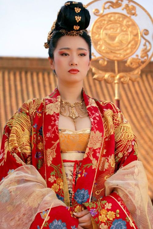 Li Gong as Empress Phoenix in Curse of the Golden Flower (2006)