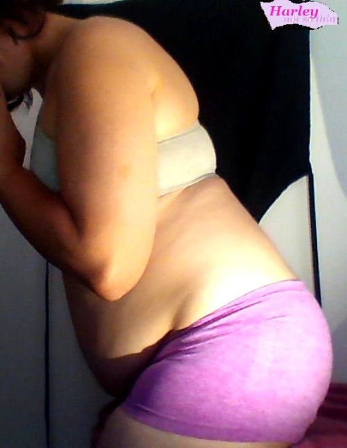 harleynotsothin: booty booty booty with a side helping of belly &lt;3 My YouTube