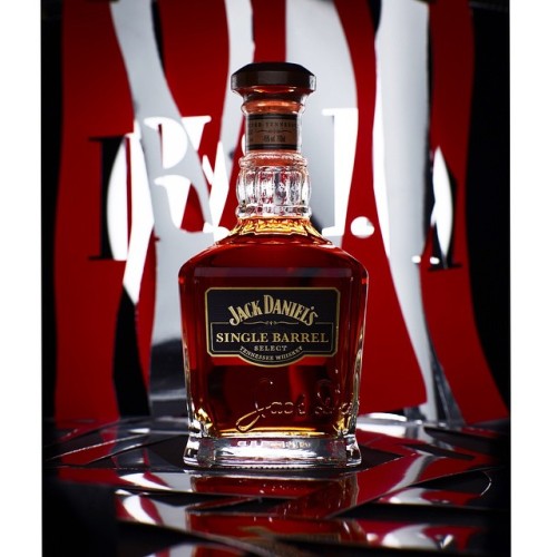 fotografsam:  Todays work. #stillife #studio #fotografsam #jackdaniels #singlebarrel #whiskey #hasselblad #phaseone #procenter #profoto @jackdaniels_us @profotoglobal