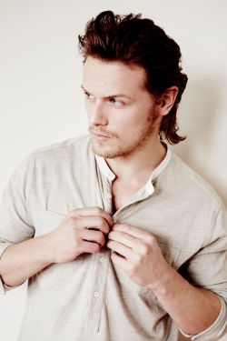 Sam Heughan Online