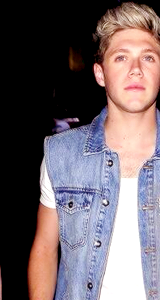 Sex  Niall at Cafe de Paris last night [+]   pictures