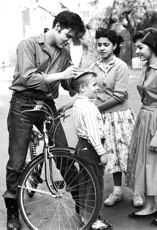 rockandrollhistorymuseum:Elvis in Germany