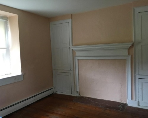 househunting: $152,000/3 br/1380 sq ft Elverson, PA built in 1790