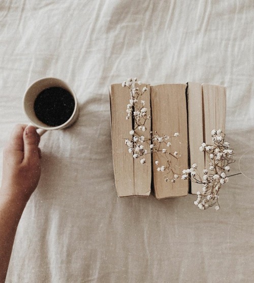 astarlessreader:by: literary_nerd || dead trees & flowers