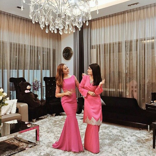 hornymalay72:  Air Asia lagi - buat modal