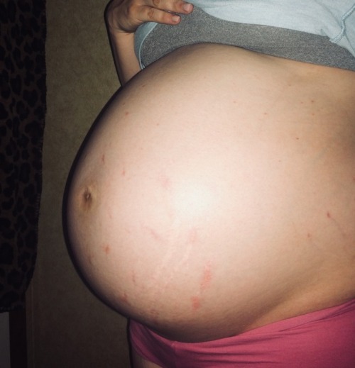 majesticsleepingbeauty:  Almost 34 weeks pregnant!! I feel so huge!!
