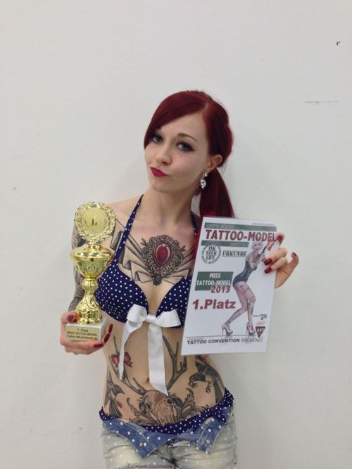 tattooedwomenarebeautiful:  Modèle: Betty Bittersweet (she’s Miss tattooedmodel 2013 :) )