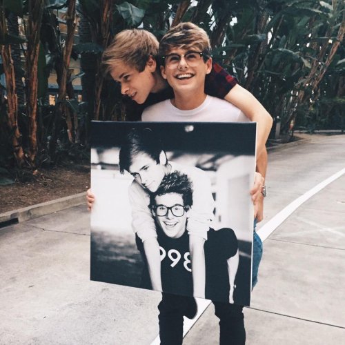 lxkekorns:@itsmikeymurphy: 3 years of friendship that started on the Internet. x