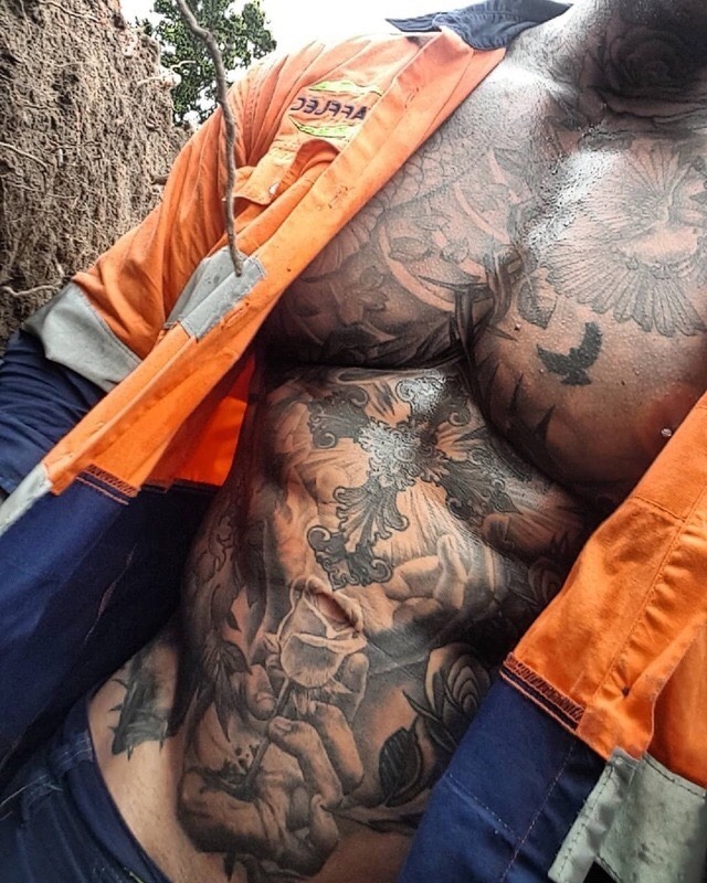 pichasculosandpanochas:  beardedhardman:  Follow me at : http://pichasculosandpanochas.tumblr.com