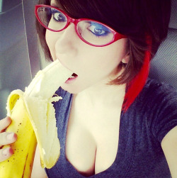 babes-with-glasses:  Riki LeCotey, AKA Riddle