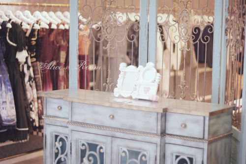 neko-story-lolita:  Alice’s Room  Hello Everyone. There is AMAZING news that I want to share w