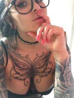 nuffsed69:  😍 Sexy & Tatted @flykarmabird