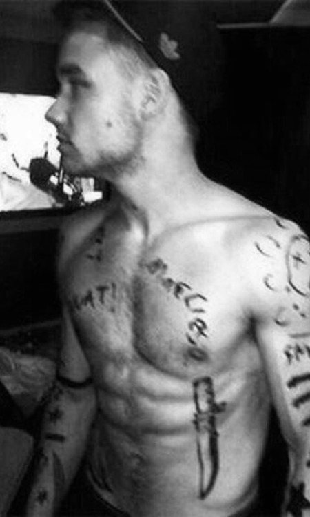 male-and-others-drugs:  Liam Payne
