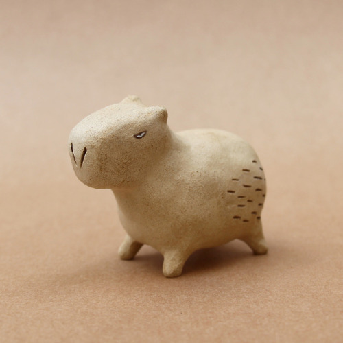 indielowercase:dawningcrow:The capybarasIG: https://www.instagram.com/dawningcrowstudio/@thegusher