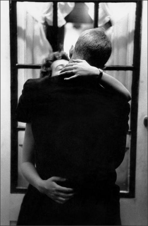 Young couple in love embracing, 1952Dennis Stock
