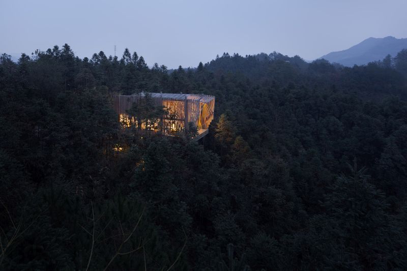 archatlas:  Treehouse M built on the QiYunshan Mountain by LanD Studio
