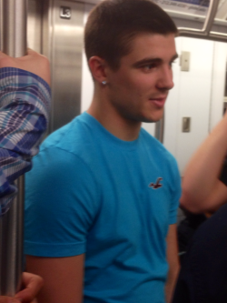 nychotguys:  Hottie in blue on the uptown 5.