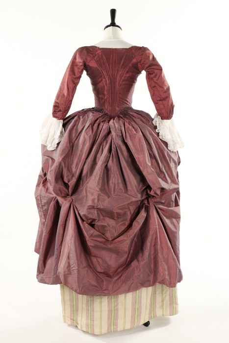fripperiesandfobs:Robe à l’anglaise retrousée, late 1770′sFrom Kerry Taylor Auctions