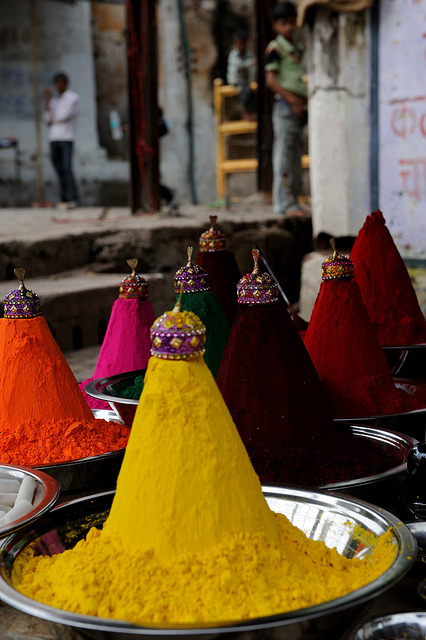 beautiful-india - India - Madhya Pradesh - Orchha, stand of colors...