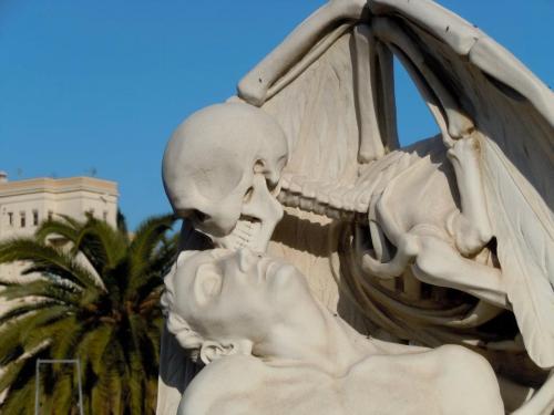 hades-sheol:El beso de la muerte de Jaume Barba, 1930. — en Italia.The kiss of death of James Beard,