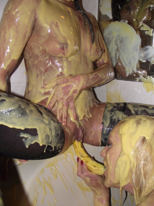 wampicsandgifs:  Axa Jay and Chloe Lovette - Naked Custard/Cream Session (4 of 5) 