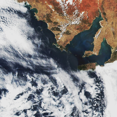 earth: today: photographed by suomi npp weather satellite.things recede. image credit: noaa. tr