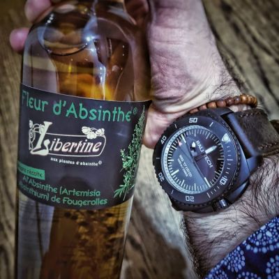 Instagram Repost
ralf_tech_fanpage  Break the 2021 year with a good tasty product of France and my trusty @ralftech_official WRX Black “o”. [ #ralftech #monsoonalgear #divewatch #watch #toolwatch ]