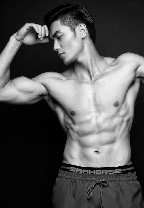 menofvietnam: Le Van Tien (stage name Lee Fit)