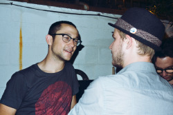 jeffreybeaumonts:  lisbethsalander-deactivated2018: Joseph Gordon-Levitt &amp; Brady Corbet photographed by Drew Innis.  aw, these two are hopefully still friends, because mysterious skin was a while ago.