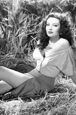 Linda Darnell, 1944.