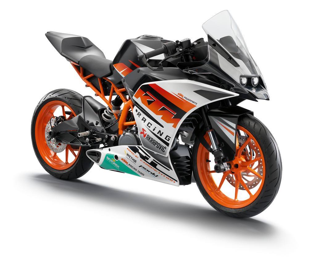 bikesbrewsandbabes:  soulsteer:  2014 KTM RC390  a sportier version of the 390 duke?