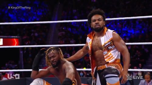 mrawkweird: Xavier looking at Jinder like he caught that man in bed with his woman.