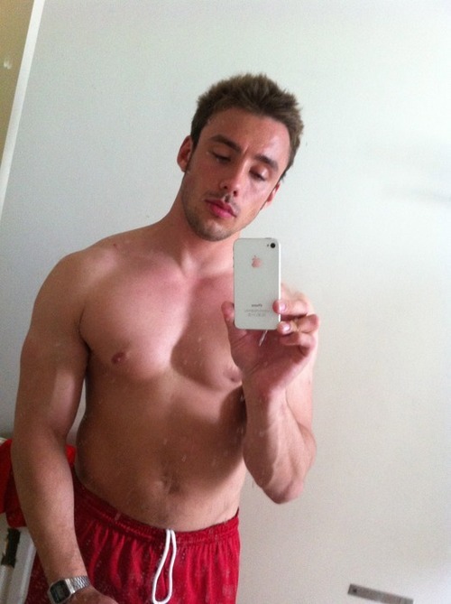 instaguys:  Guys with iPhones Source: gwip.me   