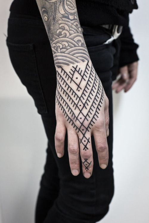 tntdaily:Hand