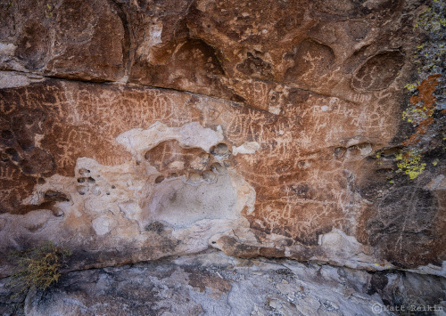 MI Petroglyphs 2, NV. Busy, busy area. Much of the rock surface has chipped and eroded away, leaving