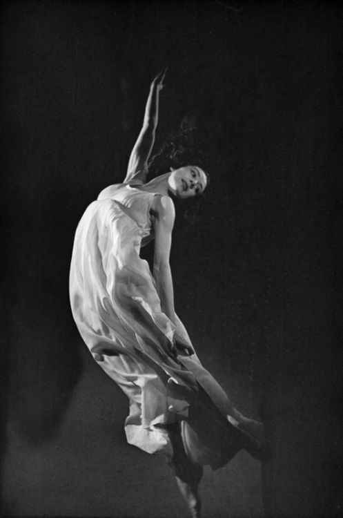 galina-ulanova:Margot Fonteyn in Dante Sonata (Sadler’s Wells Ballet, c. 1939)