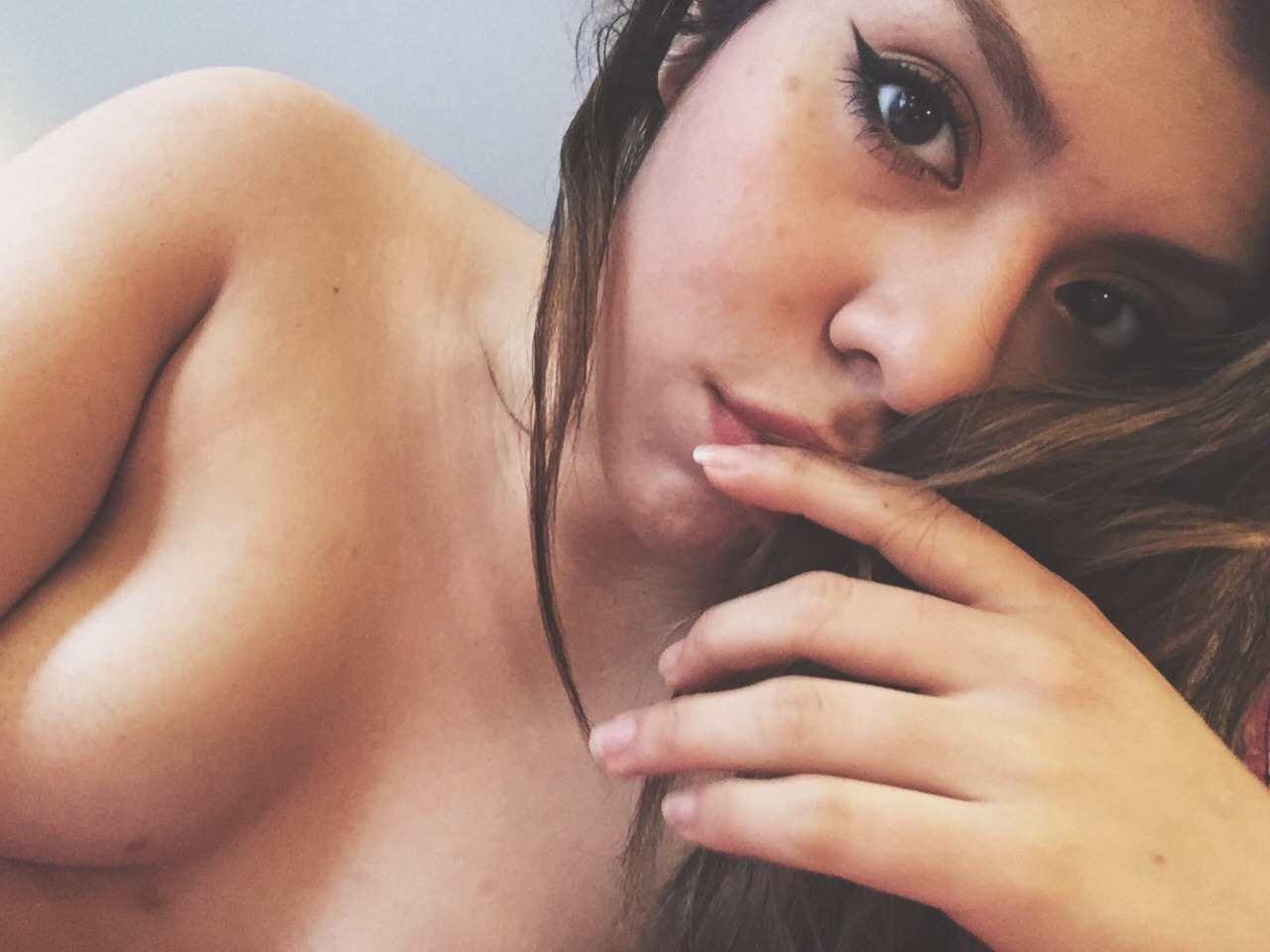 highnympho:  Deep stares 🌞✨