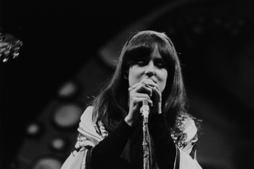 jonasgrossmann:  elaine mayes… grace slick of jefferson airplane, monterey, 1967 @ flysfo