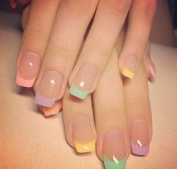 abstracttrends:  Pastel French manicure style