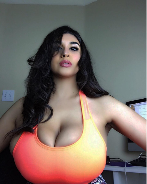 OmgBigTitsGirl