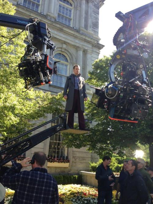 palalife: subtilior: fonz: subtilior: listerinezero: synekdokee: Fassbender on set. A glimpse of Mag