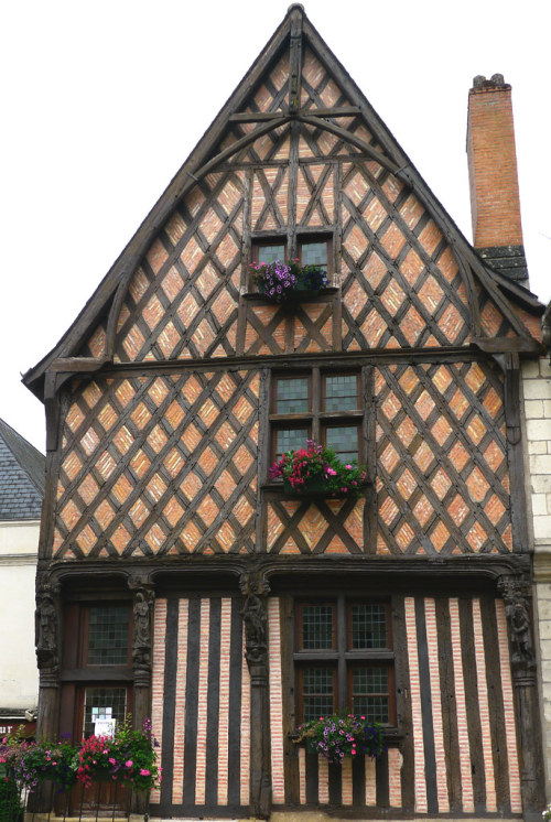 où? à Luynes, Indre et Loire by Marie-Hélène Cingal Cette photo joue à Quel est ce lieu? Si vous vou