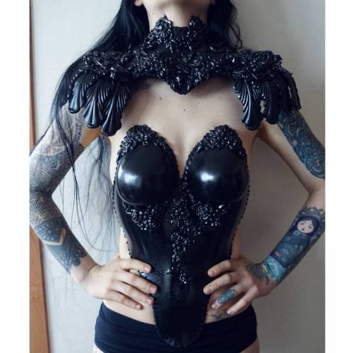 decoy-ocelot:cassandrashipsit:hobbitsaarebas:socialpsychopathblr:Designer: Agnieszka OsipaThis is li