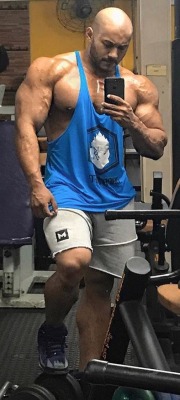 musclegodselfies:  Leo Araujo