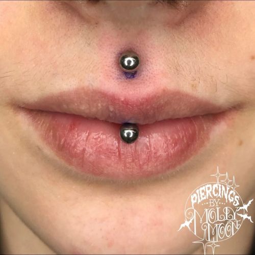 Something a little different @mollymaemoon got to do. New vertical philtrum piercing with a titanium