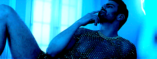 curtishoyle:Nyle DiMarco in 7 Rings (ASL Version).